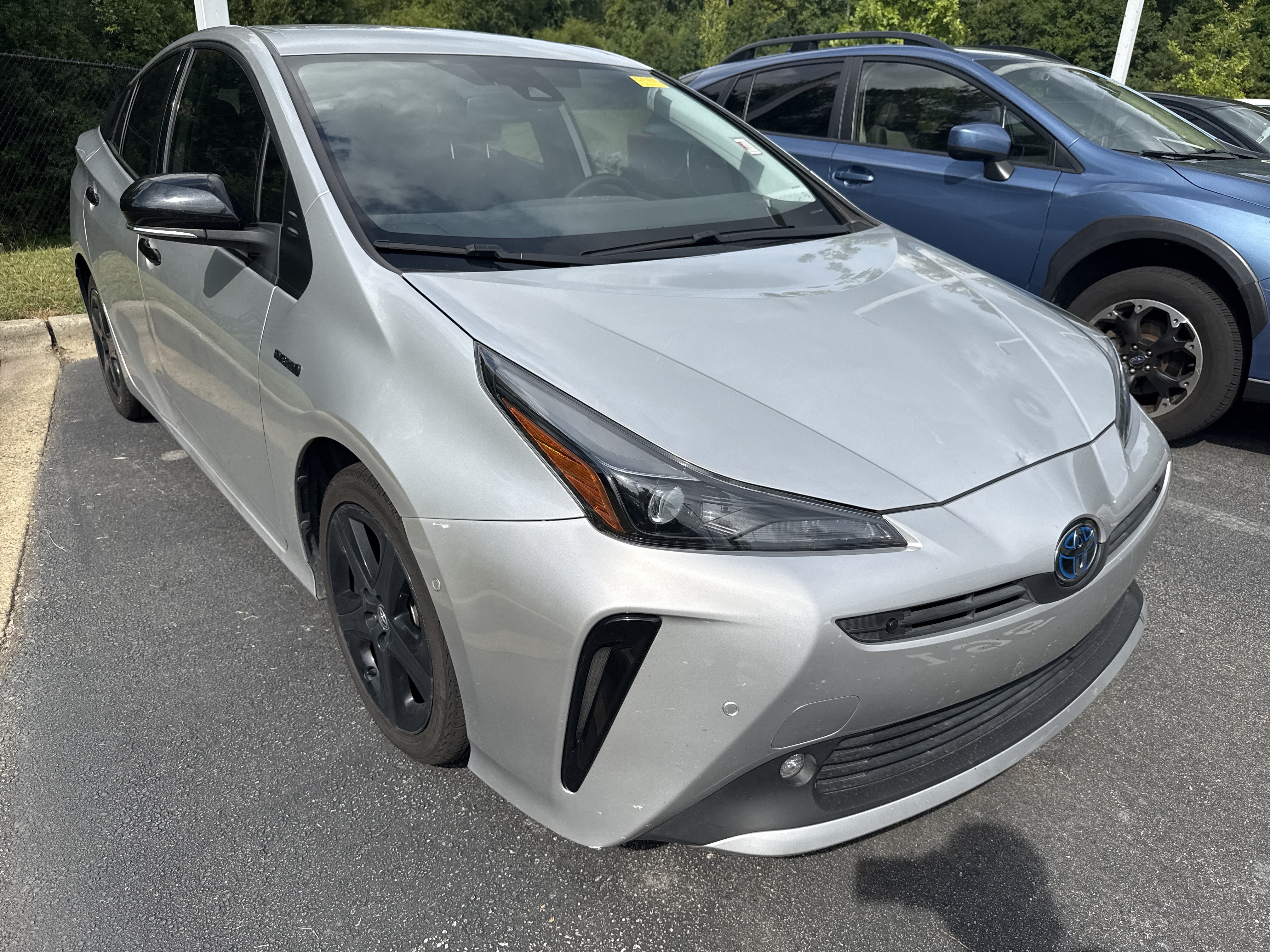 Used 2022 Toyota Prius FWD image 2