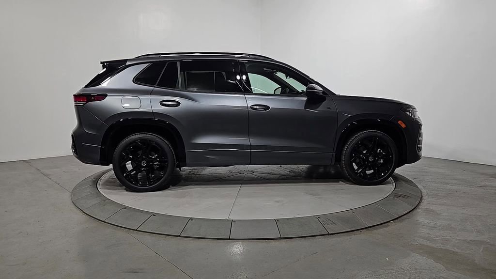 New 2026 Volkswagen Tiguan SE R-Line image 6