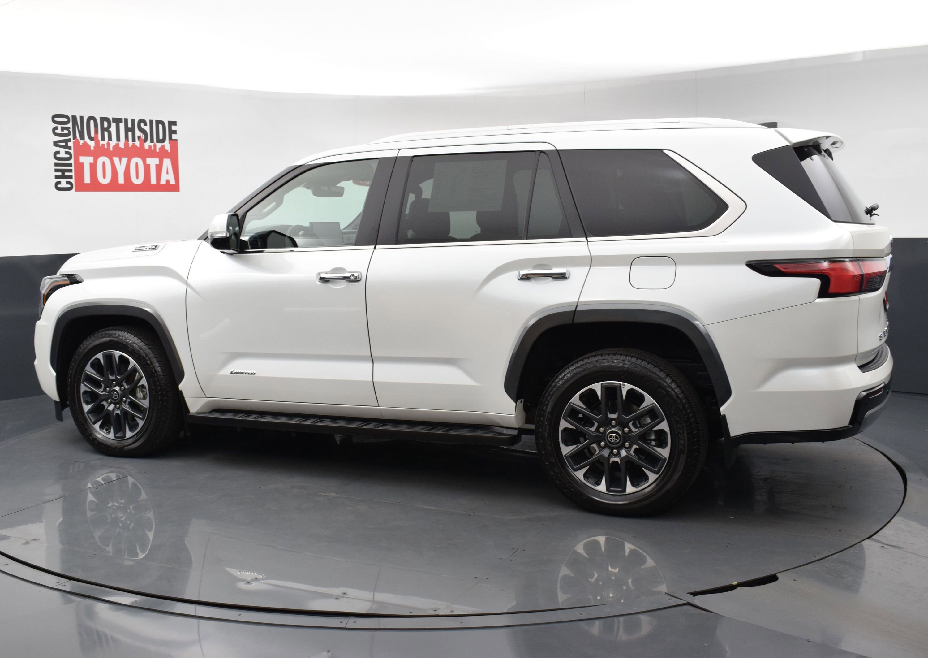 Used 2025 Toyota Sequoia Limited image 2