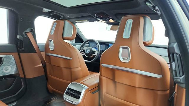 Used 2023 BMW i7 xDrive60 image 27
