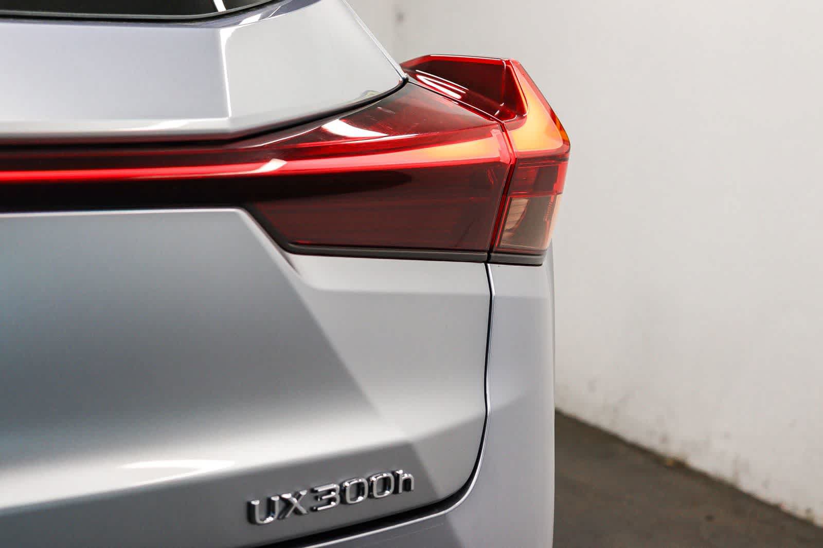 Certified 2025 Lexus UX 300h FWD image 11