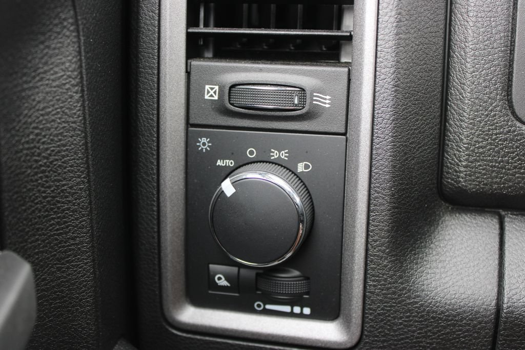 Used 2022 RAM 1500 Tradesman w/ Chrome Plus Package RWD image 41