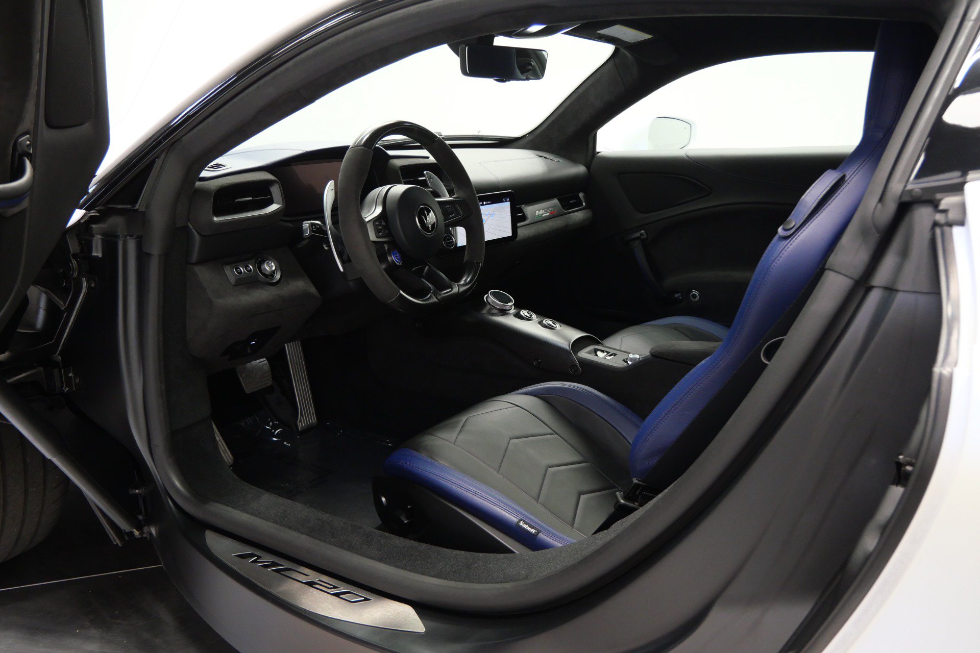 Used 2023 Maserati MC20 Coupe RWD image 22