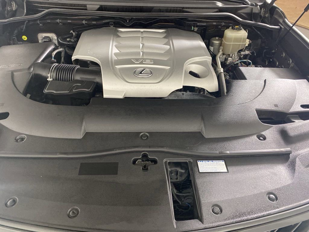 Used 2020 Lexus LX 570 4WD w/ Sport Package image 36