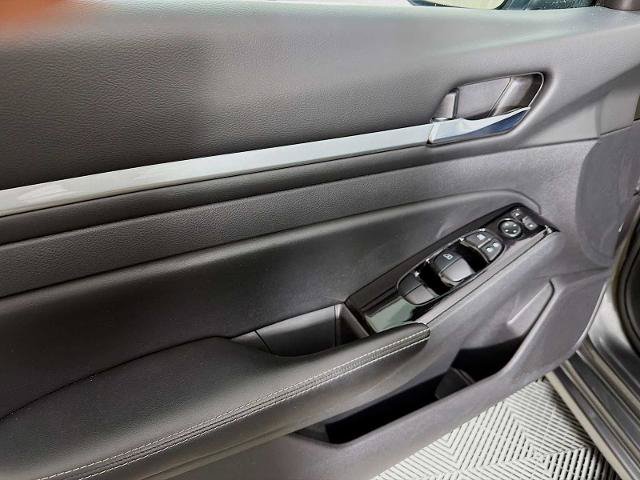 Certified 2023 Nissan Altima 2.5 SV FWD image 15