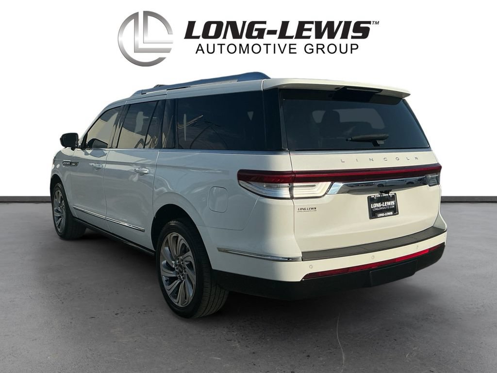 Certified 2024 Lincoln Navigator L Reserve AWD/4WD image 4