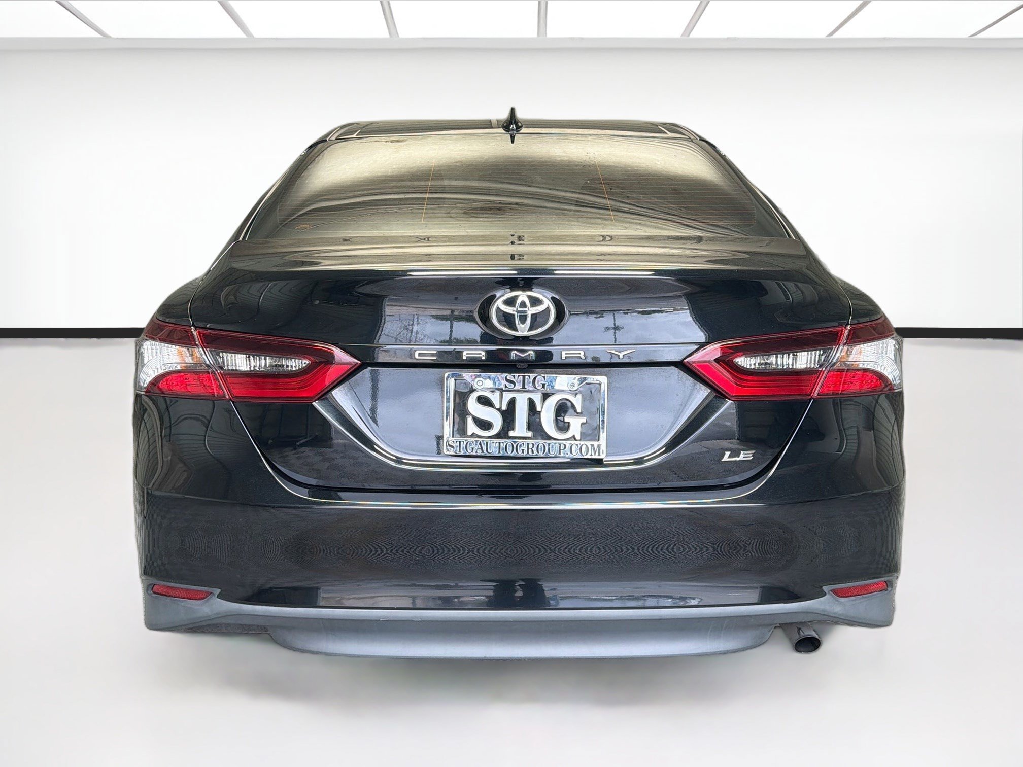 Used 2023 Toyota Camry LE FWD image 5