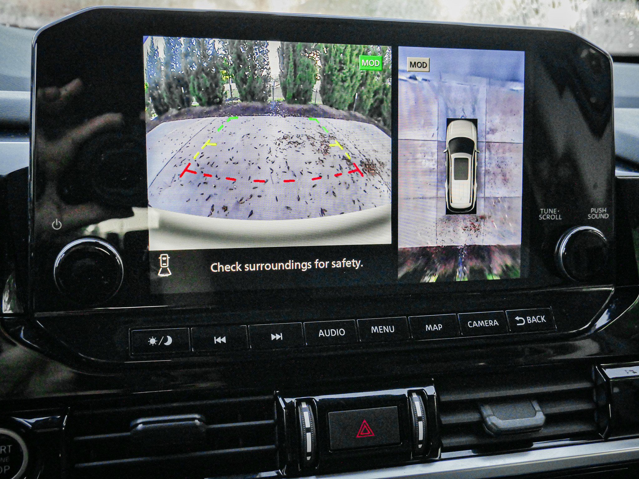 Used 2024 Nissan Pathfinder Platinum w/ Cargo Package image 25