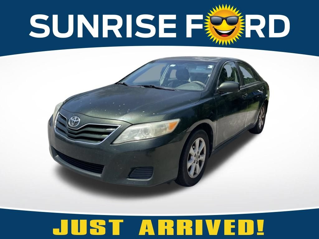 Used 2010 Toyota Camry LE FWD image 1