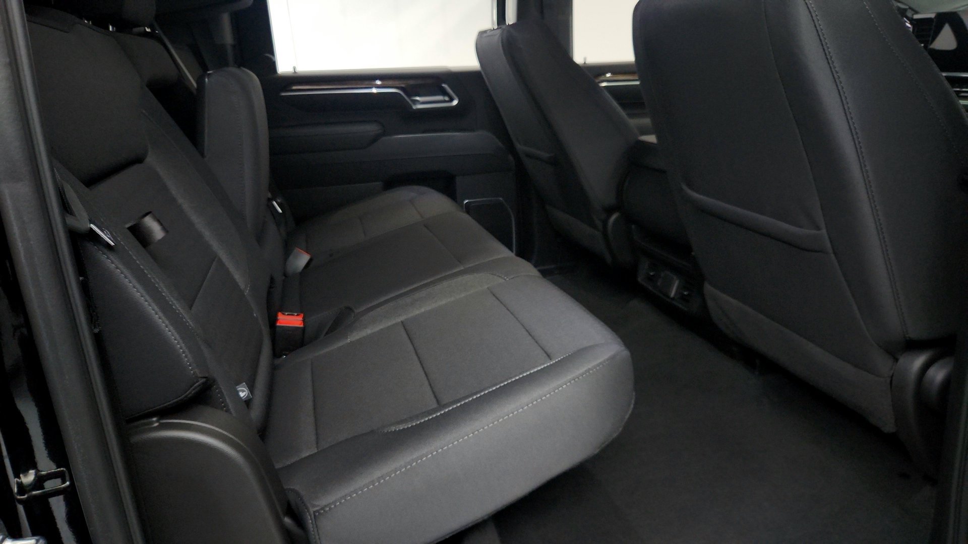 Used 2025 GMC Sierra 2500 SLE w/ SLE Value Package; AWD/4WD image 25