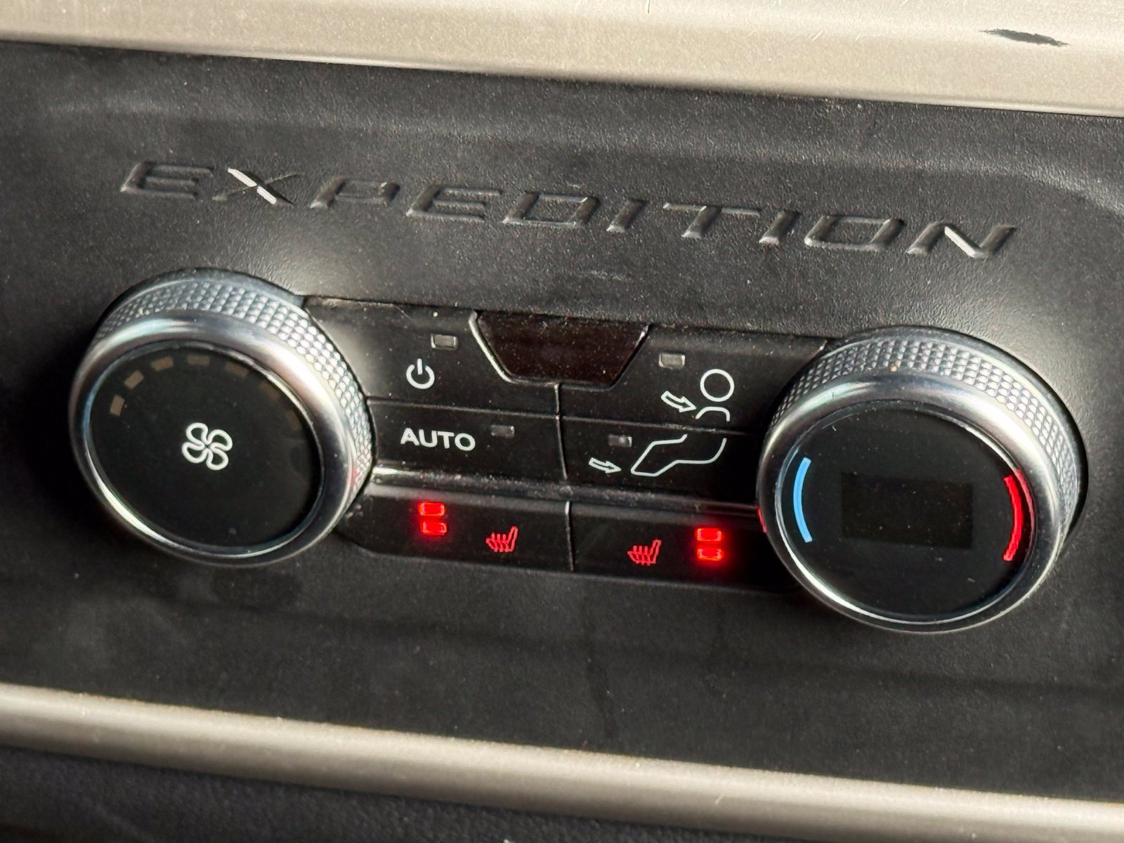 Used 2024 Ford Expedition Max Limited AWD/4WD image 18