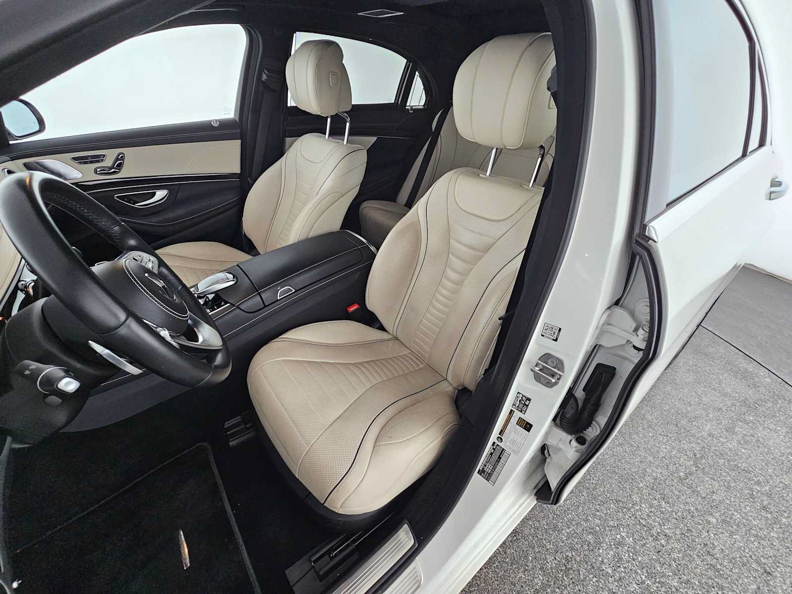 Used 2018 Mercedes-Benz S 560 Sedan image 21