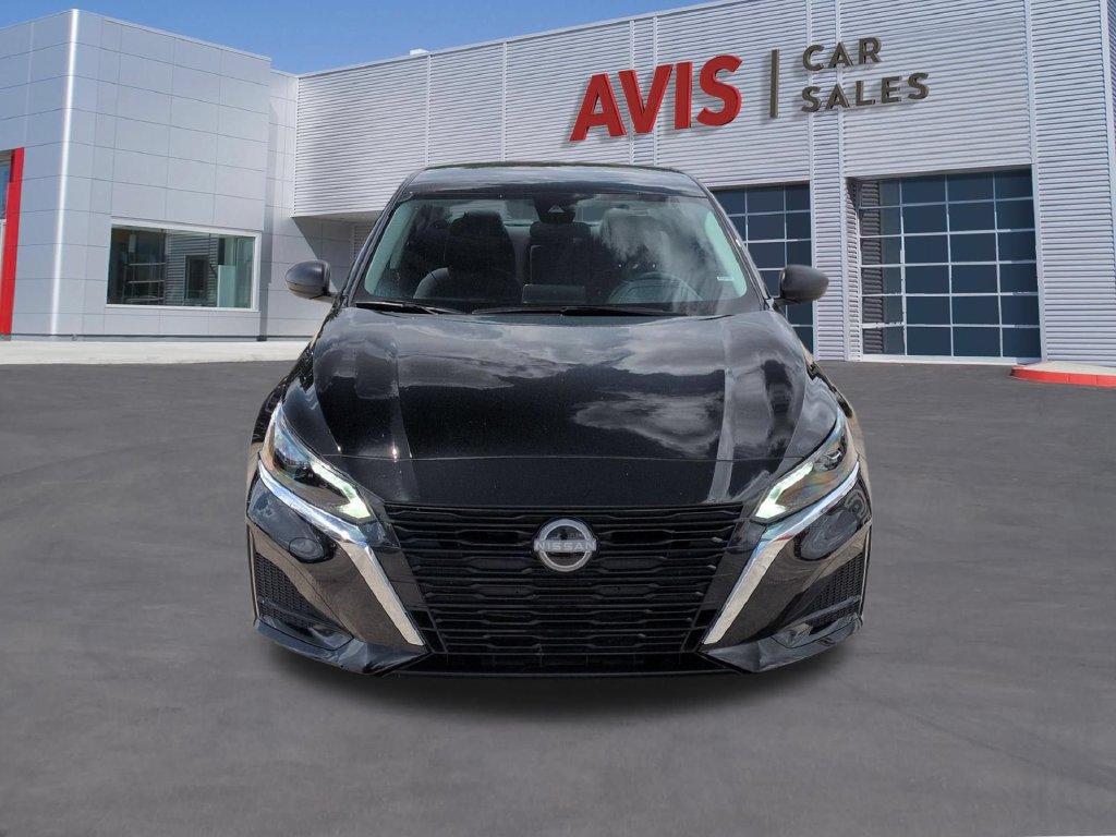 Used 2025 Nissan Altima 2.5 SV FWD image 2