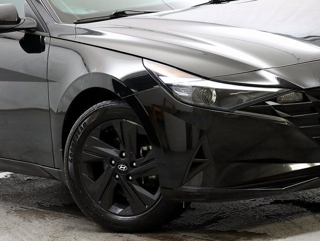 Used 2022 Hyundai Elantra SEL w/ Convenience Package image 3