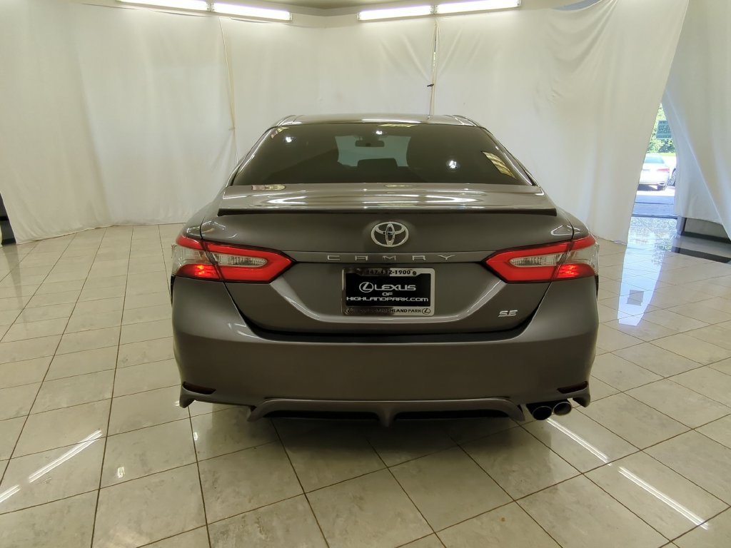 Used 2018 Toyota Camry SE w/ Moonroof Package FWD image 8