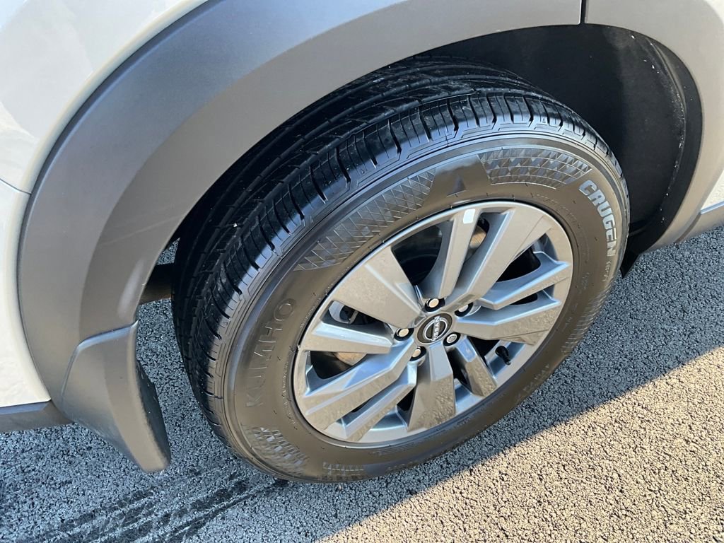 Used 2025 Nissan Pathfinder SV w/ SV Premium Package image 15