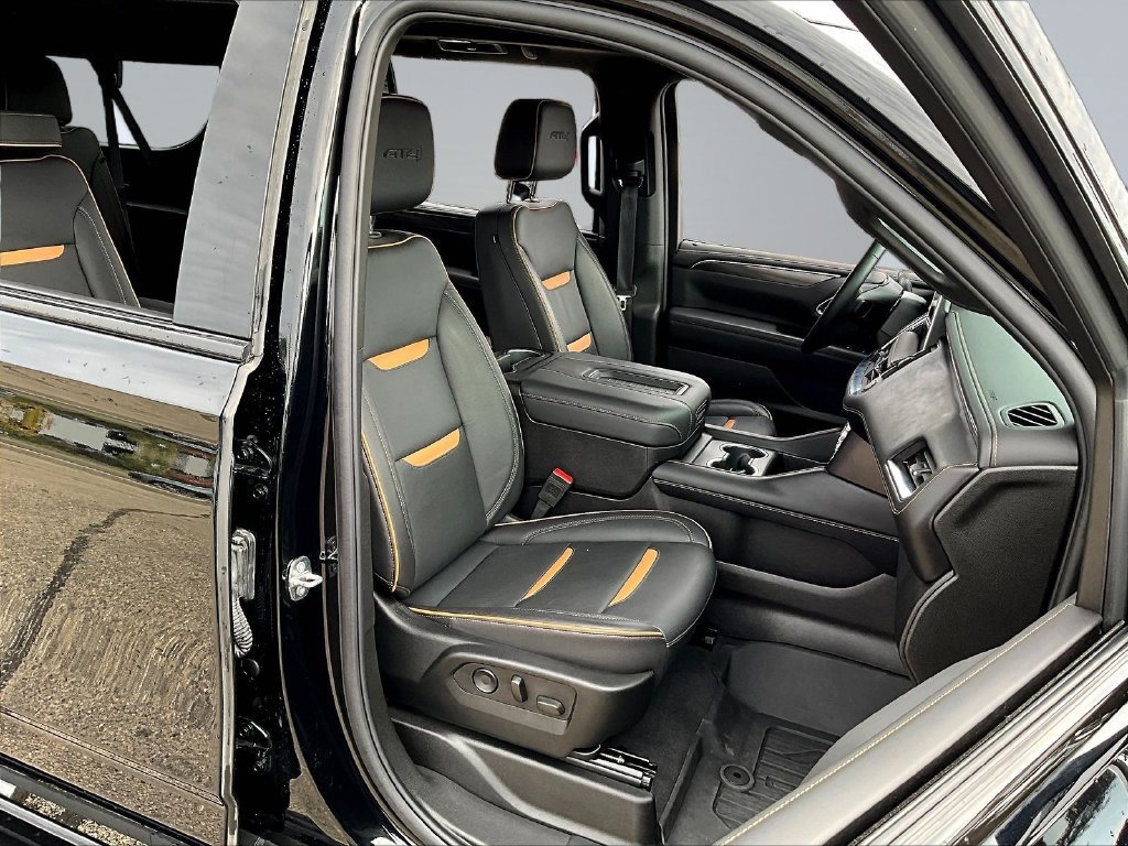 Used 2024 GMC Yukon XL AT4 w/ AT4 Premium Plus Package AWD/4WD image 32