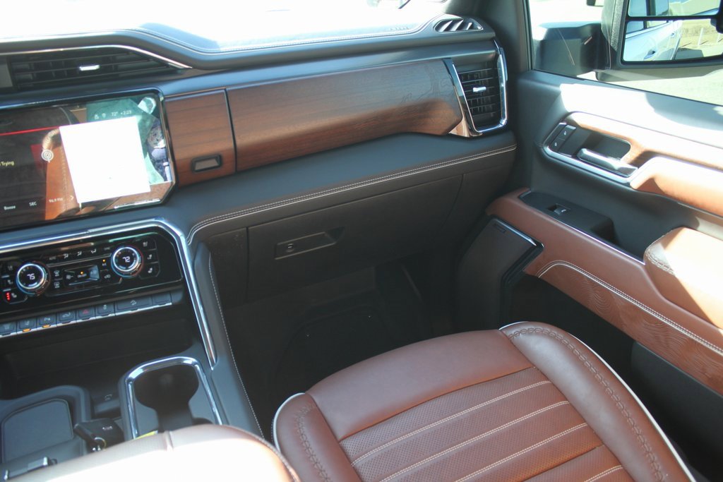 Used 2025 GMC Sierra 2500 Denali Ultimate image 7