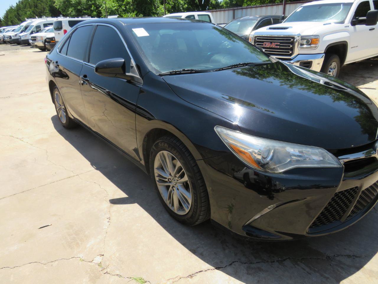 Used 2016 Toyota Camry SE FWD image 3