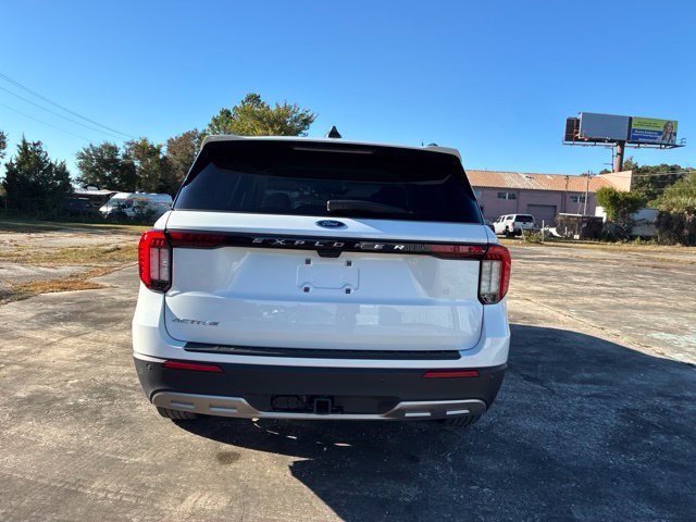 Used 2026 Ford Explorer Active w/ Active Comfort Package RWD image 4
