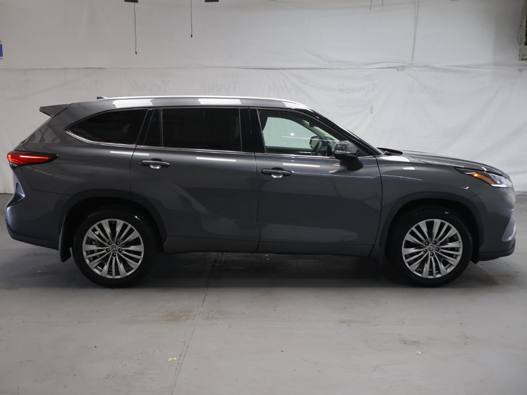 Used 2023 Toyota Highlander Platinum AWD/4WD image 8