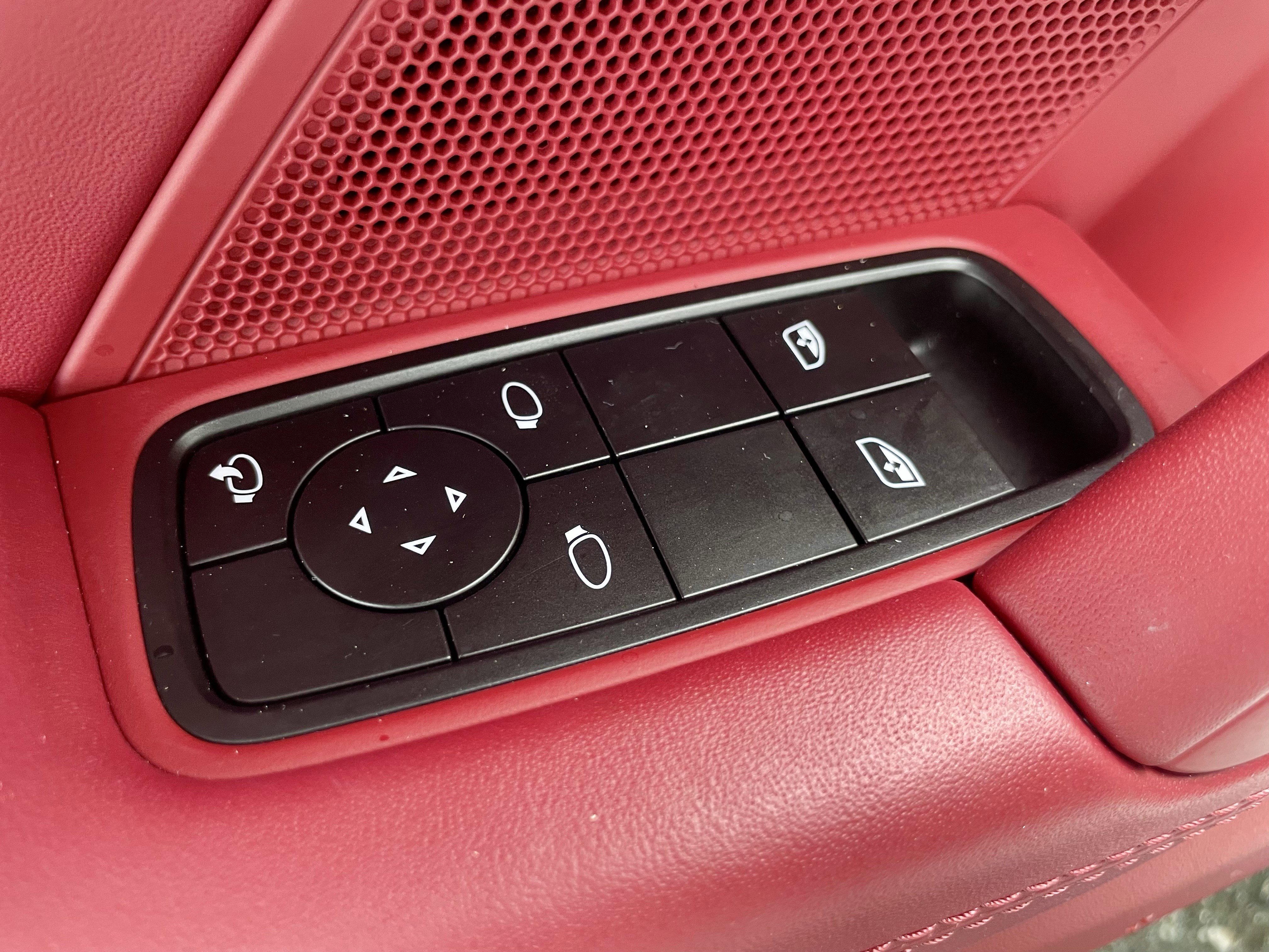 Used 2024 Porsche 911 Carrera 4 image 11