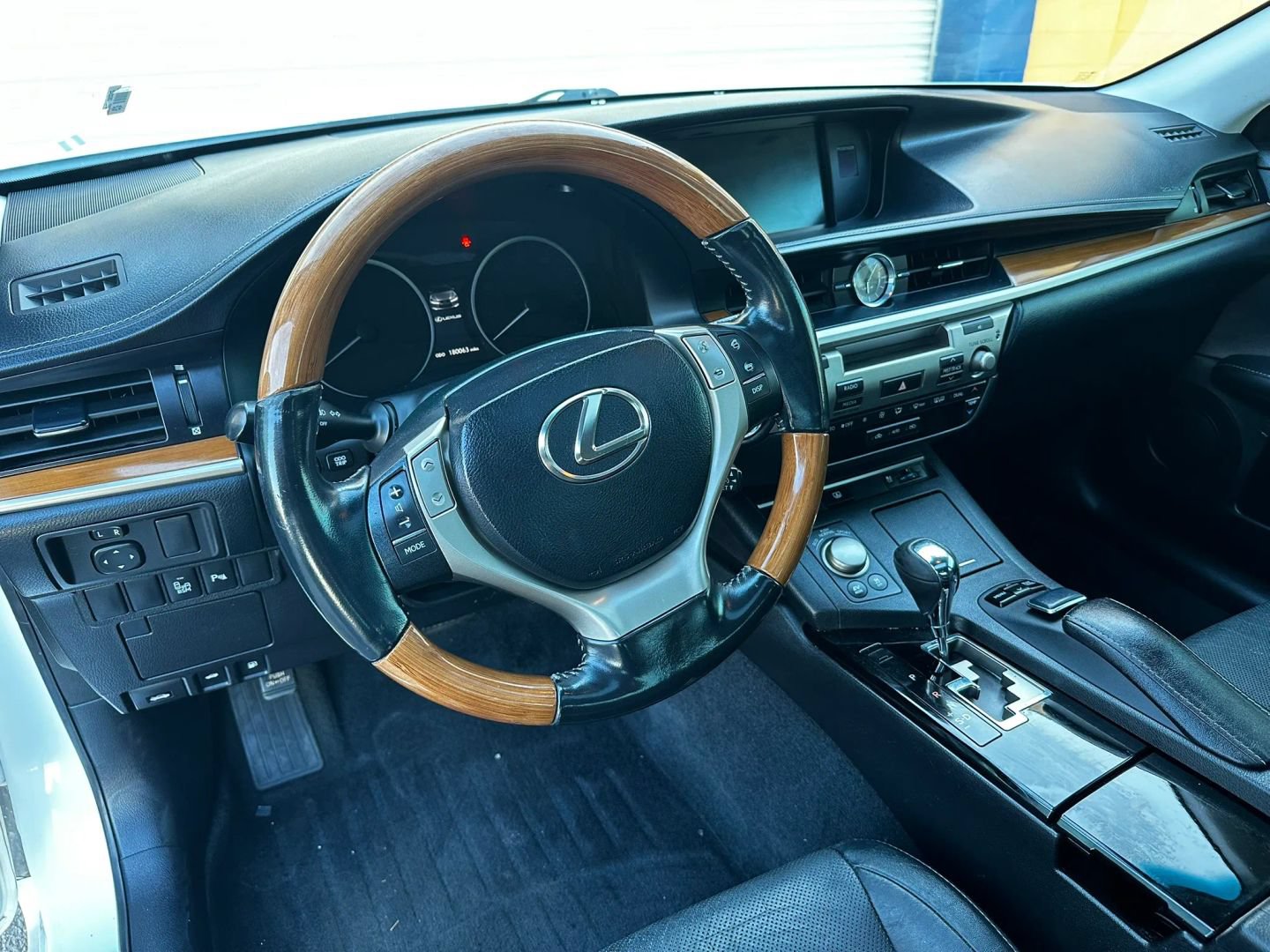 Used 2013 Lexus ES 300h w/ Luxury Pkg FWD image 10