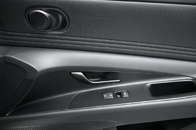 New 2026 Hyundai Elantra SEL Sport FWD image 11