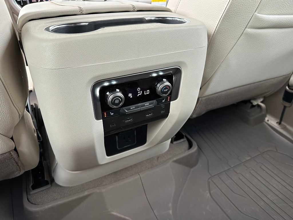 New 2026 GMC Yukon XL Denali w/ Denali Reserve Package AWD/4WD image 22