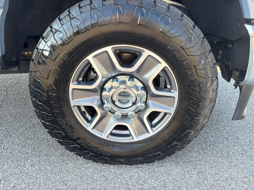 Used 2023 Ford F250 Lariat w/ Lariat Ultimate Package AWD/4WD image 35