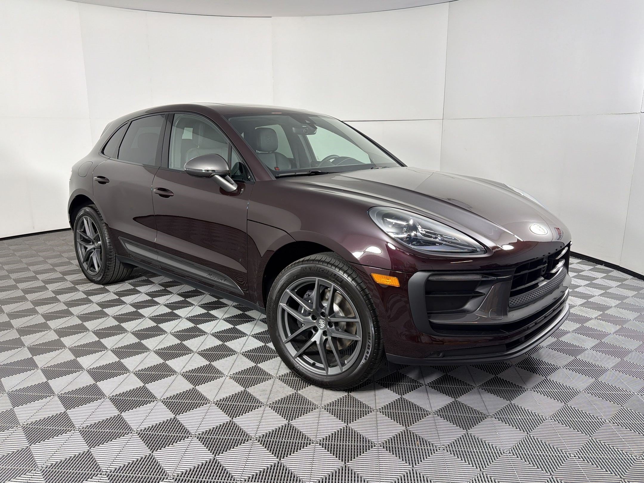 Used 2026 Porsche Macan Turbo AWD/4WD image 7