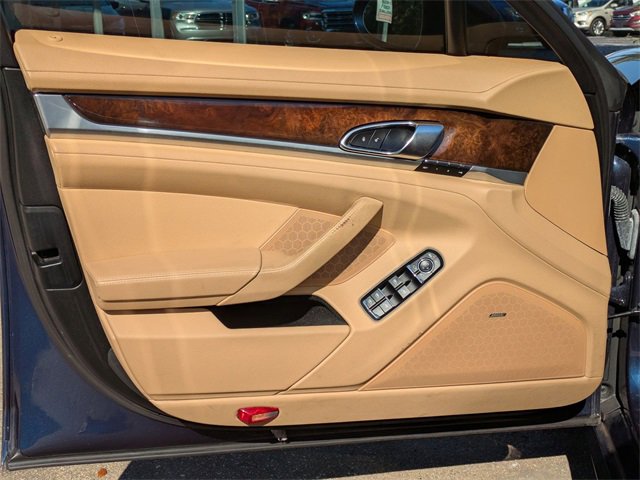 Used 2015 Porsche Panamera 4 image 9