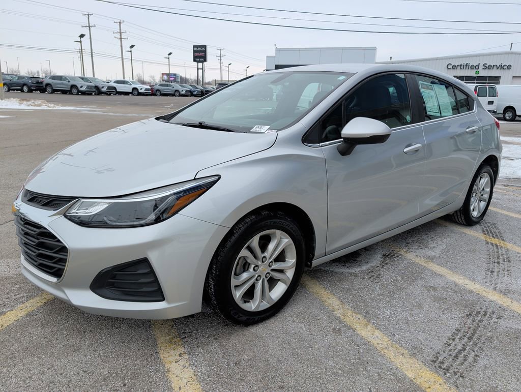 Used 2019 Chevrolet Cruze LT image 3