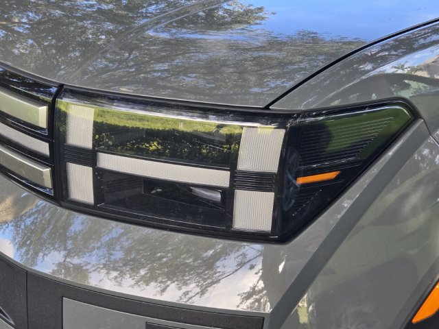 Used 2025 Hyundai Santa Fe SEL FWD image 6