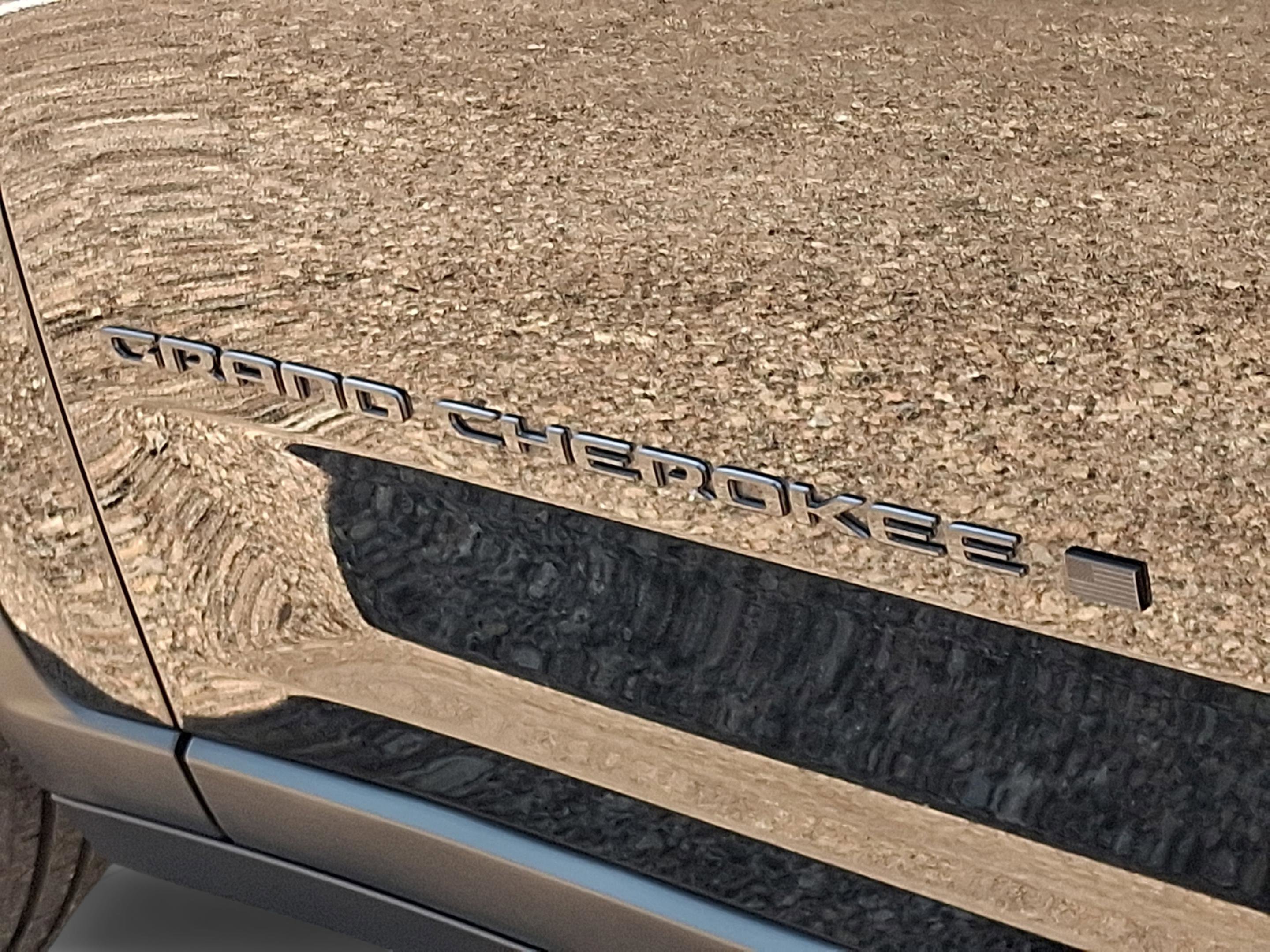 Certified 2023 Jeep Grand Cherokee L Limited w/ Luxury Tech Group II AWD/4WD image 32