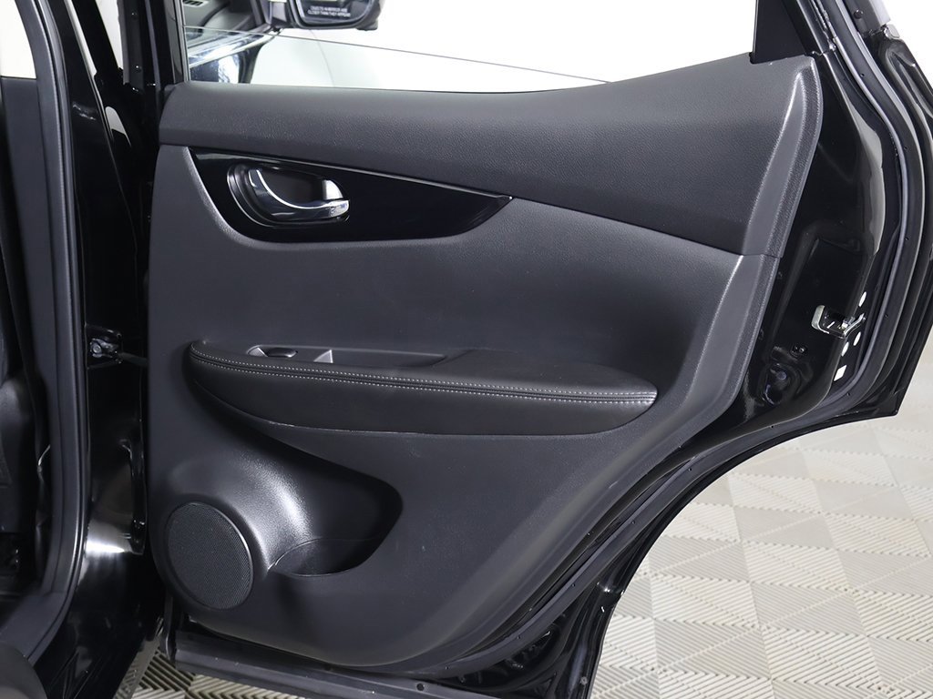 Used 2022 Nissan Rogue Sport SL w/ Premium Package image 28