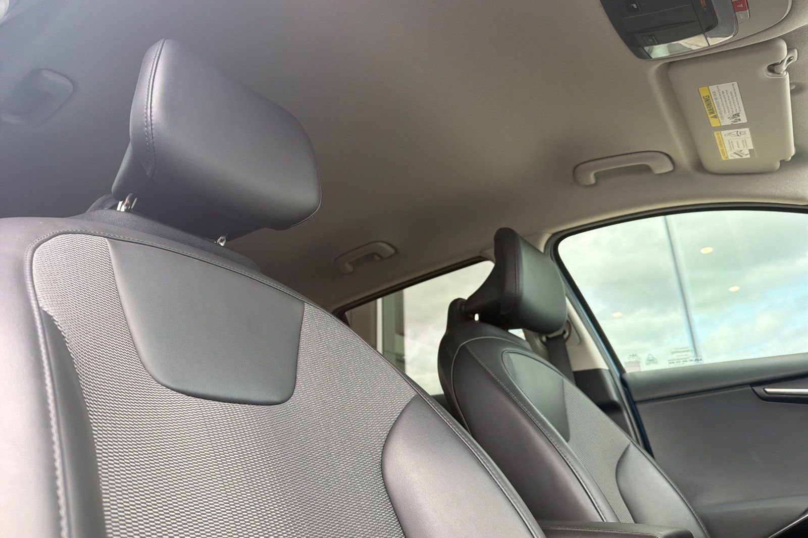 Used 2023 Kia Niro Wind FWD image 16