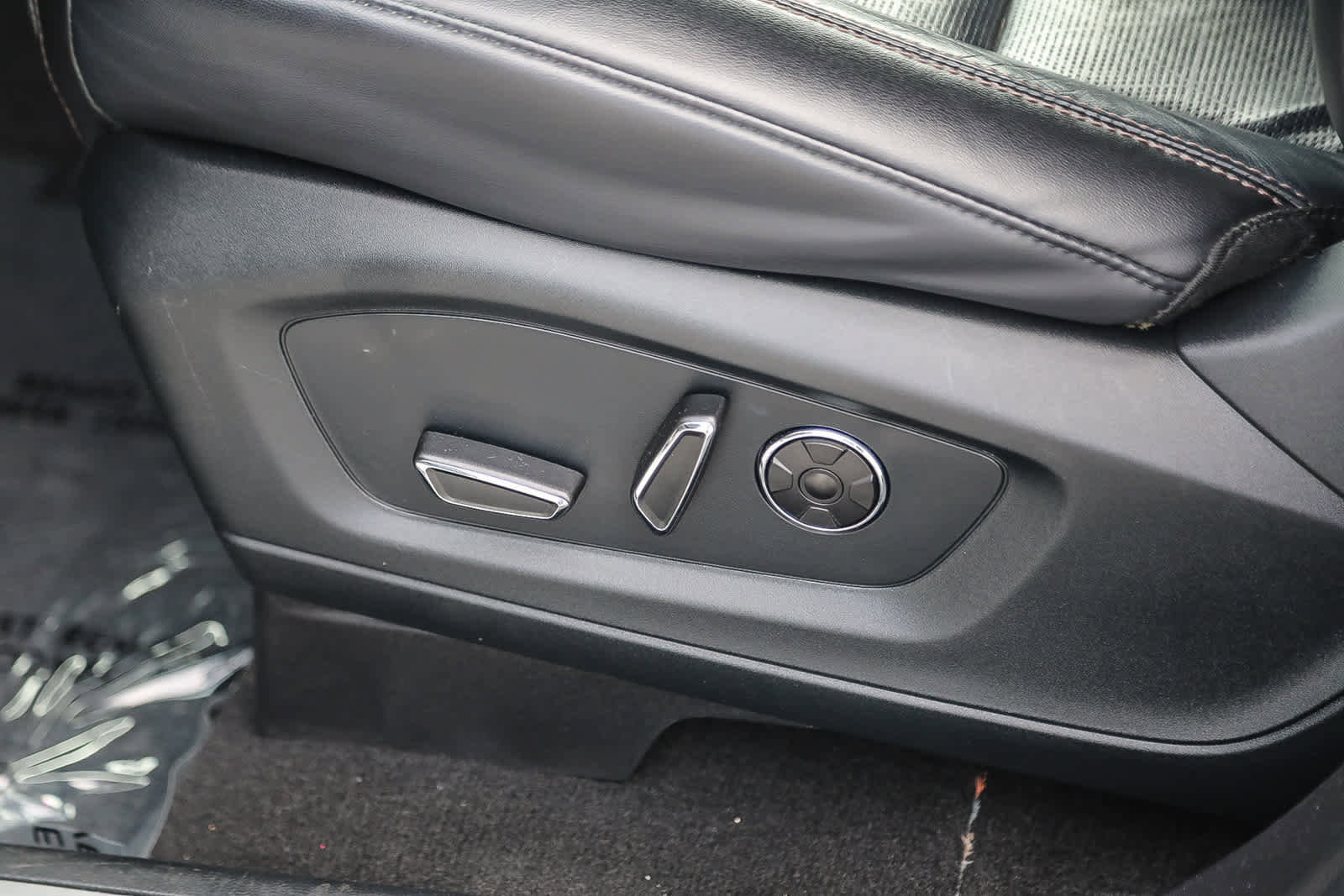 Used 2020 Ford Explorer Platinum w/ Premium Technology Package image 20