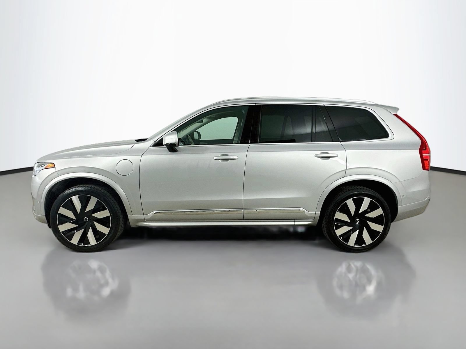 Used 2023 Volvo XC90 T8 Ultimate w/ Protection Package Premier AWD/4WD image 8