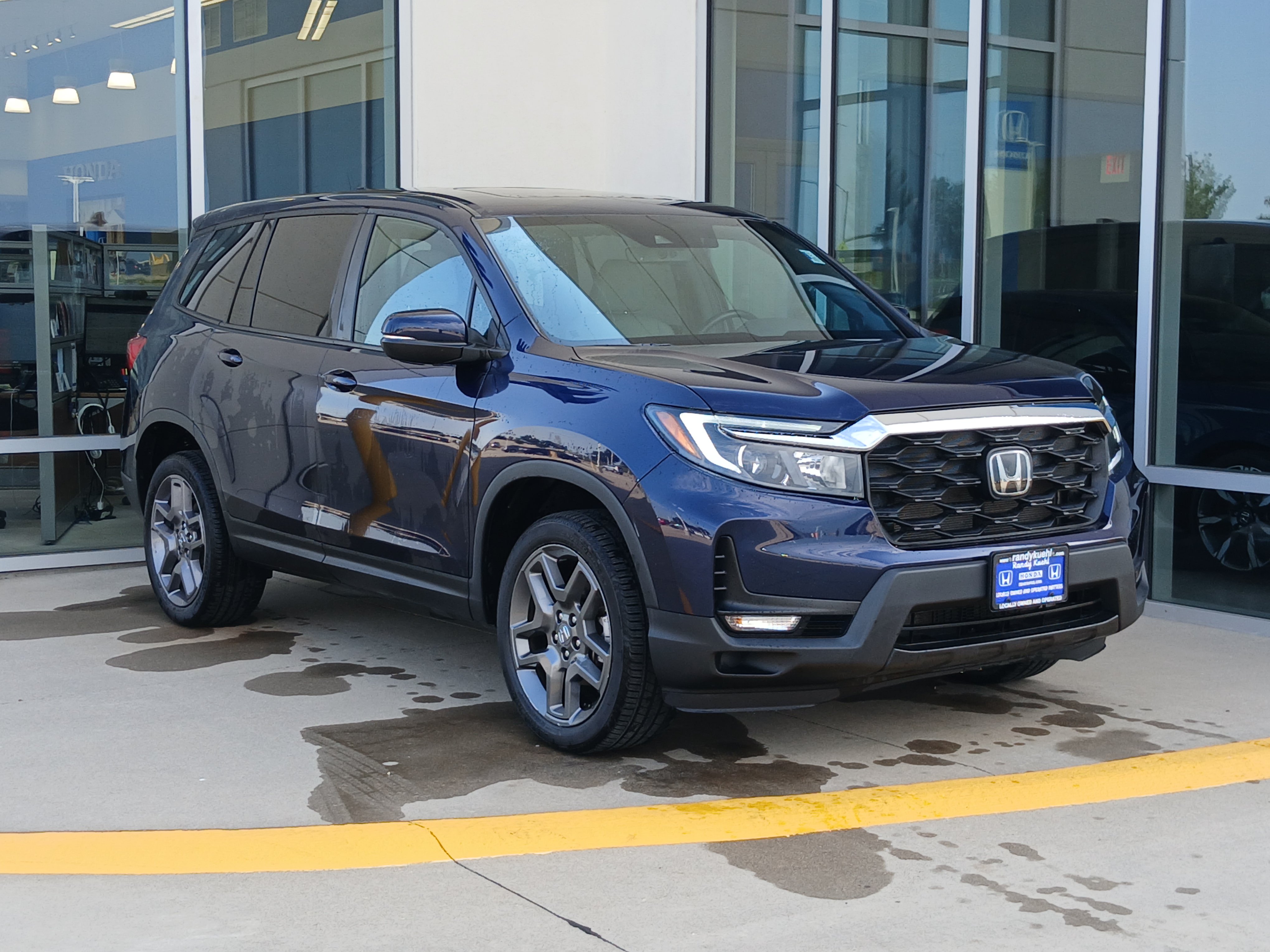 Used 2023 Honda Passport EX-L image 5
