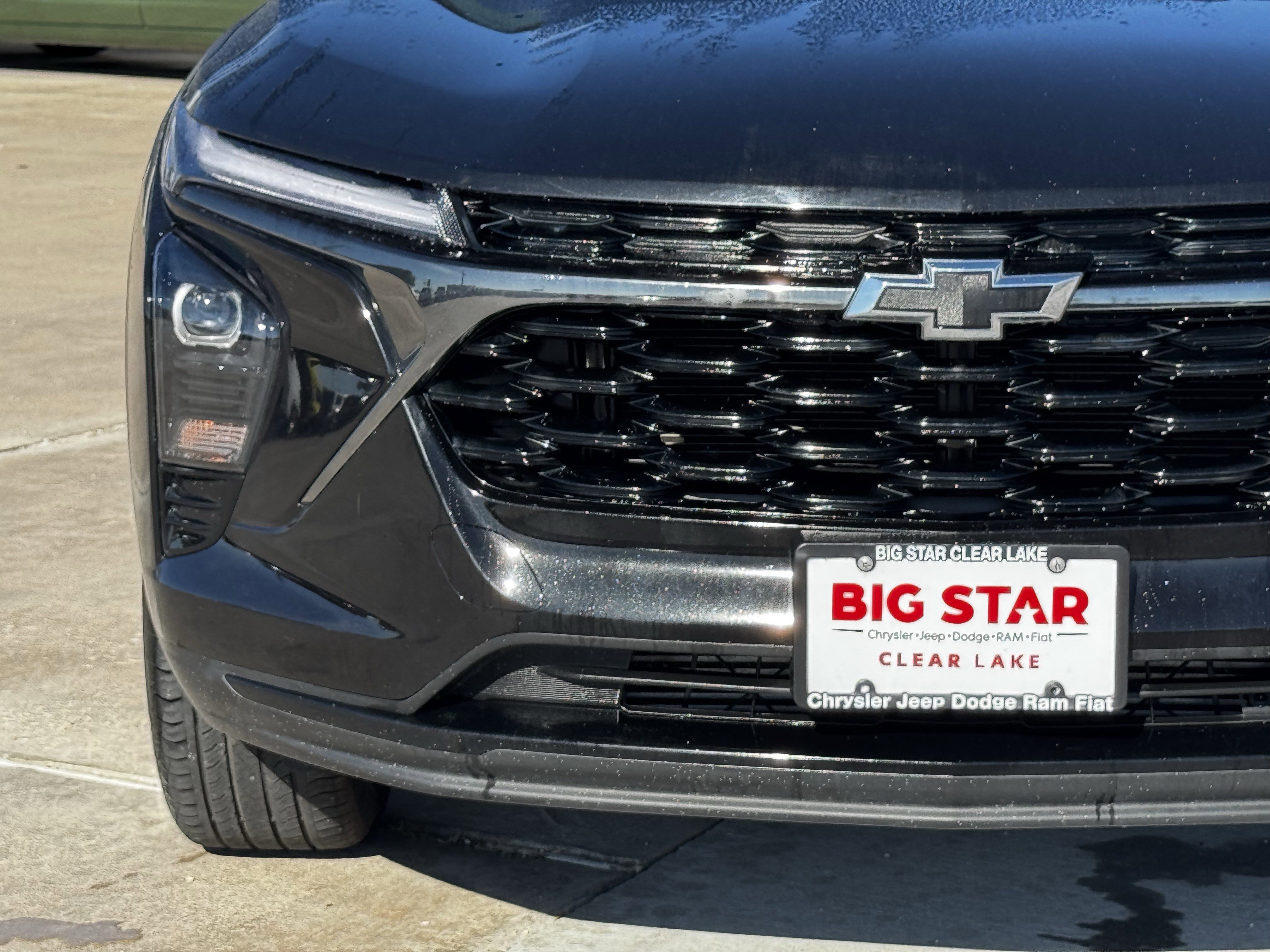 Used 2025 Chevrolet Trax RS w/ Driver Confidence Package image 6