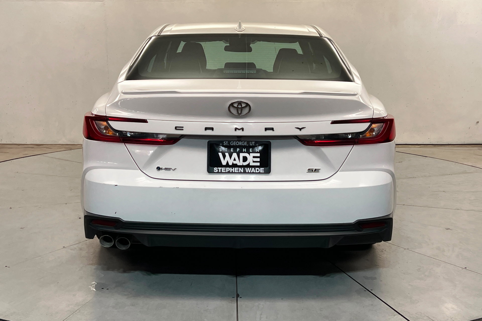 Used 2025 Toyota Camry SE FWD image 4