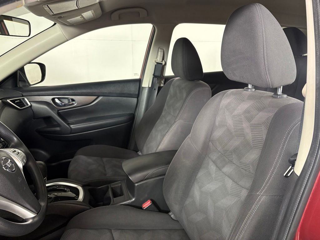 Used 2016 Nissan Rogue S FWD image 17