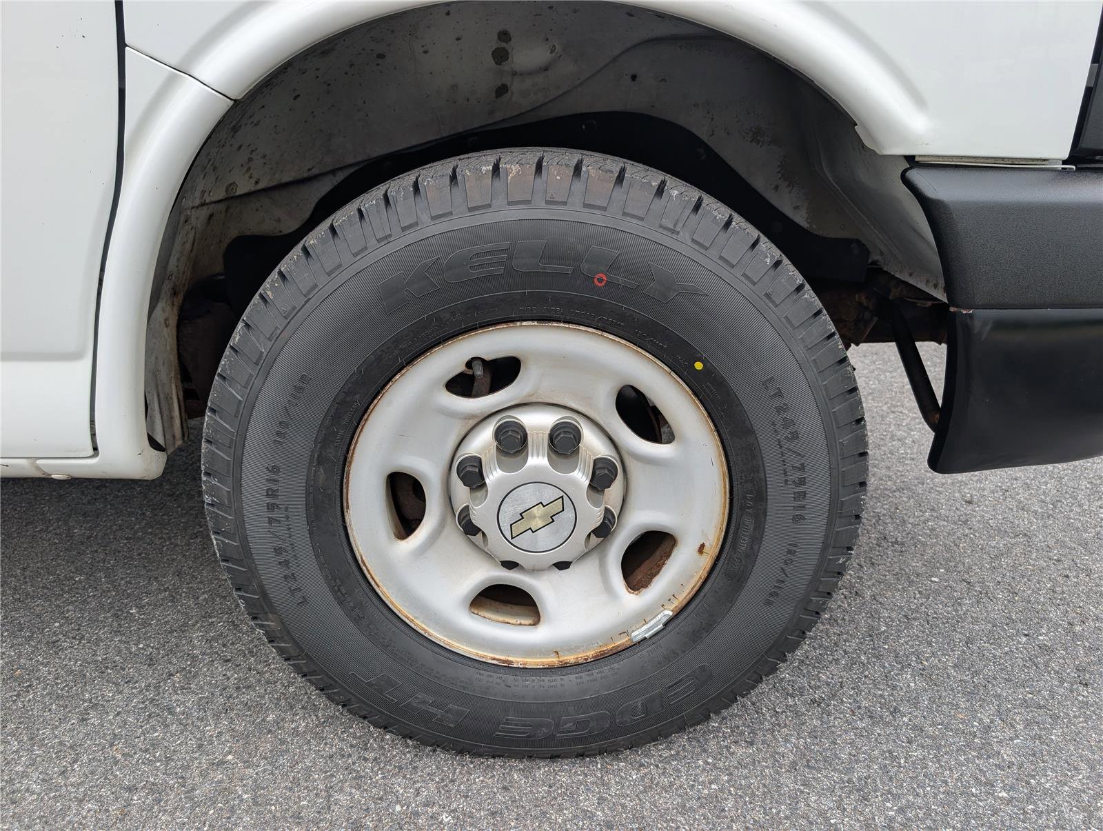 Used 2013 Chevrolet Express 3500 LS image 9