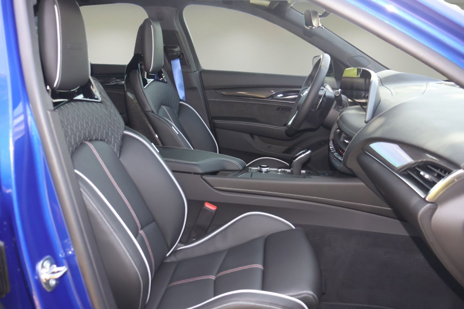 New 2026 Cadillac CT5 V Blackwing w/ Deep Ocean Appearance Package RWD image 17