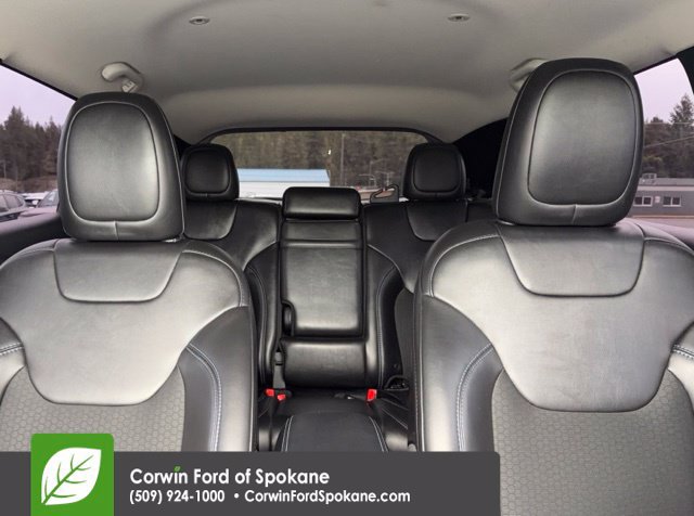 Used 2019 Jeep Cherokee Latitude Plus FWD image 33