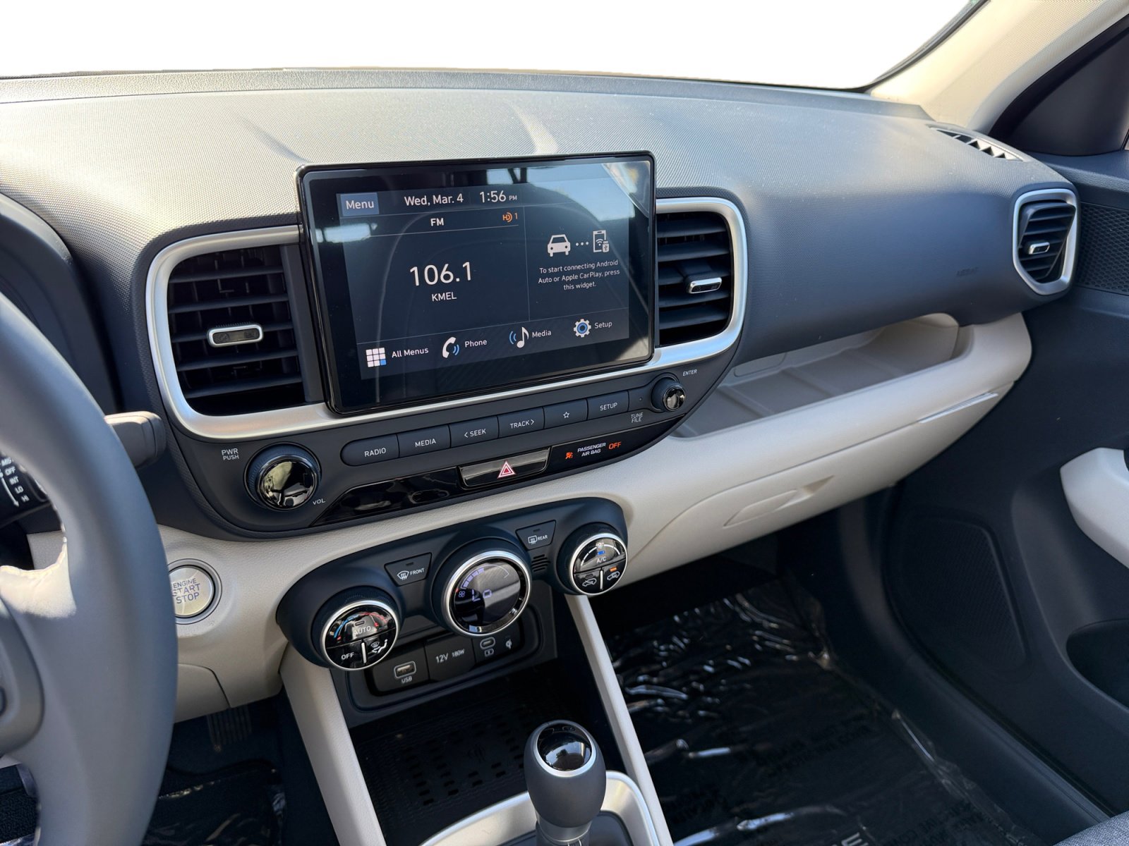 New 2026 Hyundai Venue SEL FWD image 12