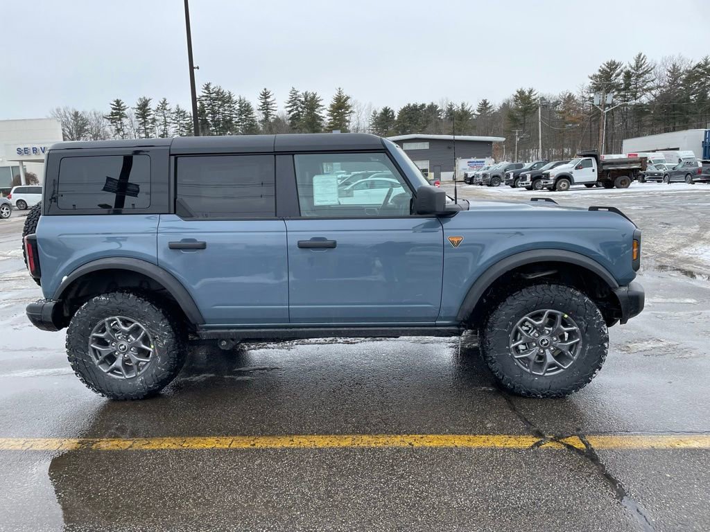 New 2025 Ford Bronco Badlands image 3