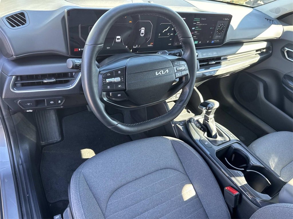 Certified 2025 Kia K4 EX image 31