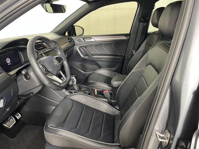 Used 2023 Volkswagen Tiguan SEL R-Line AWD/4WD image 2
